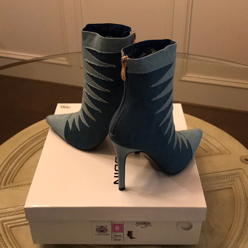 Cape Robbin Sz 6 Medium Wash Denim Bootie - Picture 8 of 8